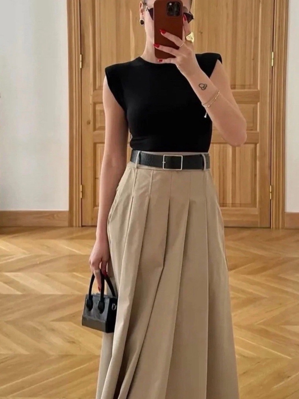 Zara Contrast Padded Shoulder Classic Pleated High-Waist Midi Dress - Picture 2 of 9